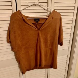 Short sleeved suede top